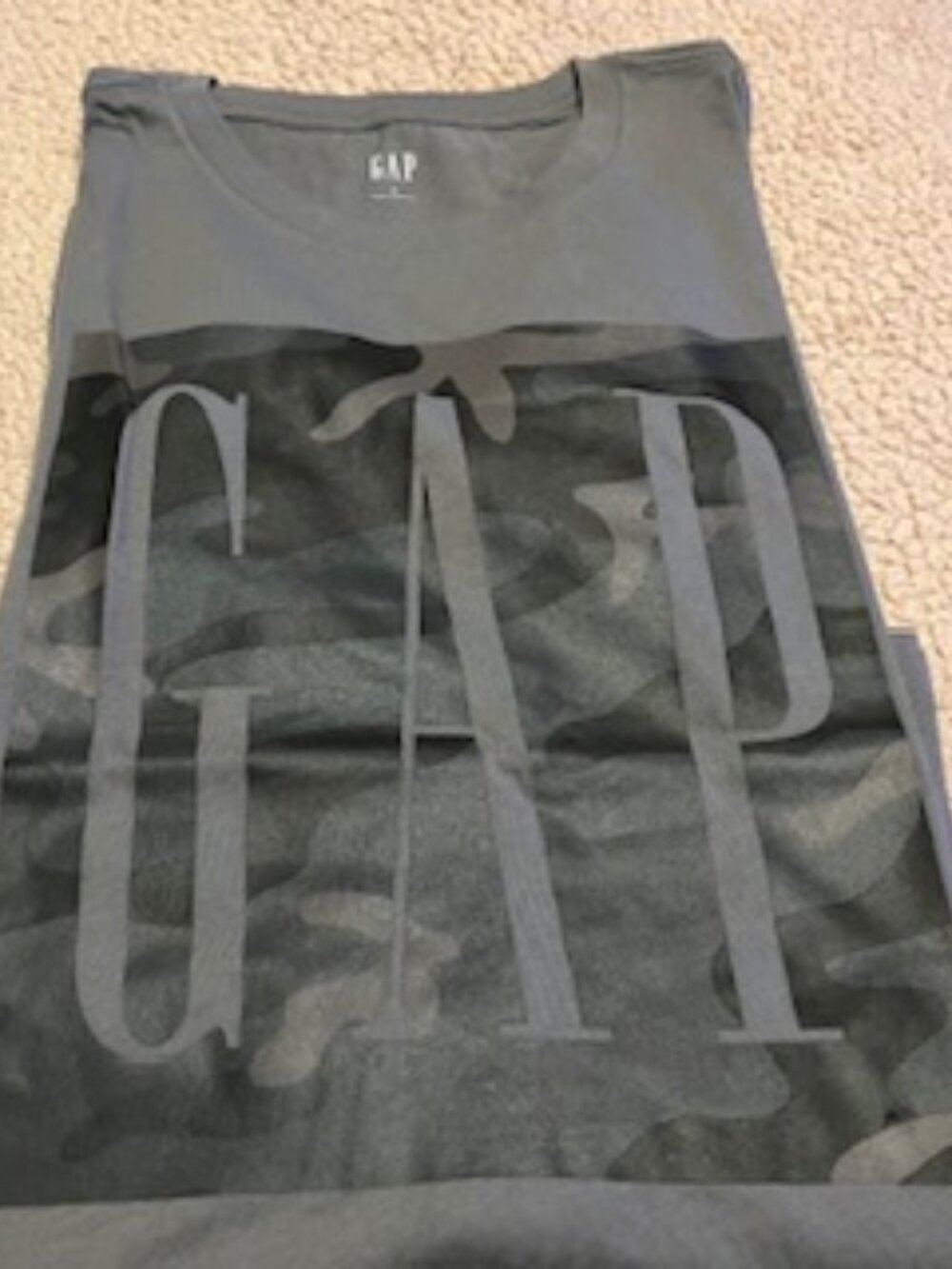 Gap "Camo Theme" T-Shirt NWT Size Large